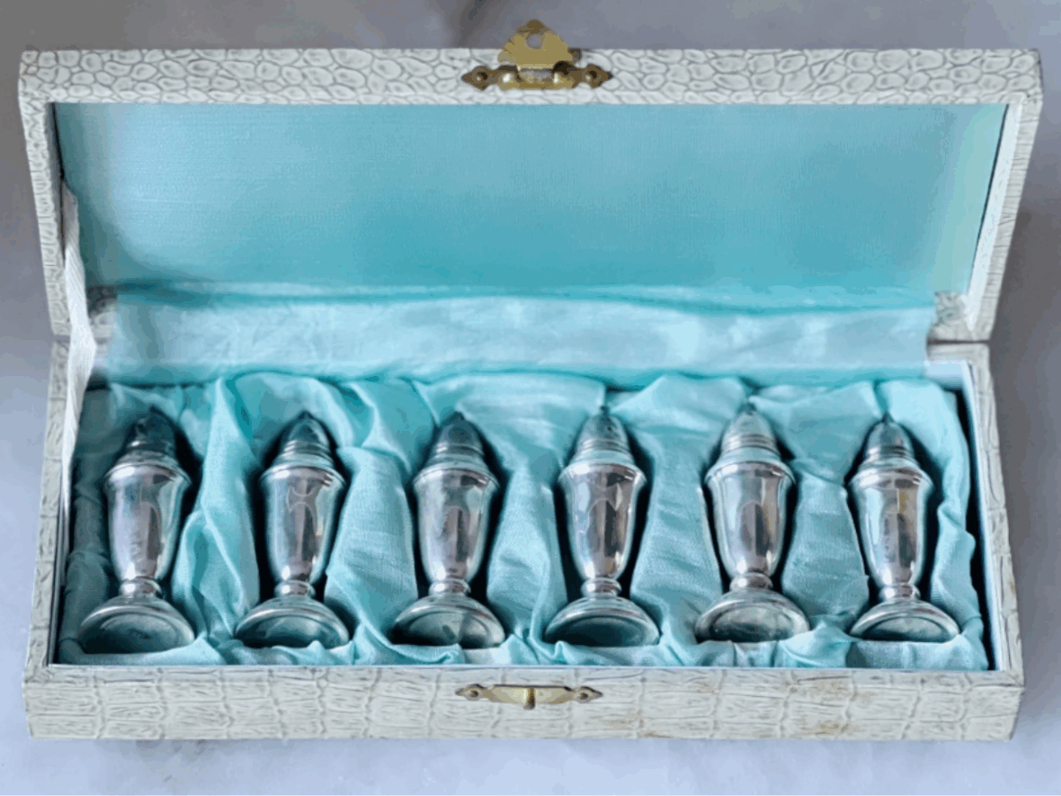 collectible salt and pepper shakers