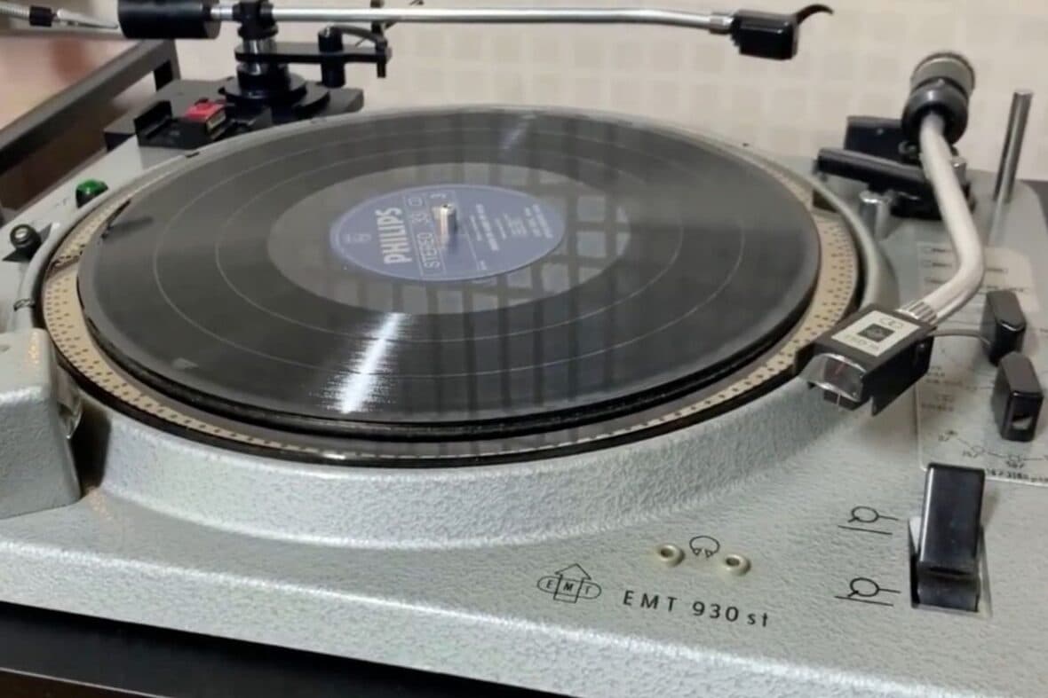 EMT 930st Turntable w Rma229, Rf297 Koetsu Black