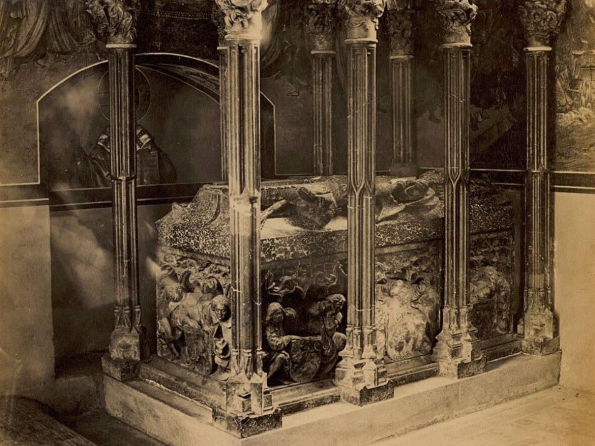 Polish King's Tomb Wiki Commons