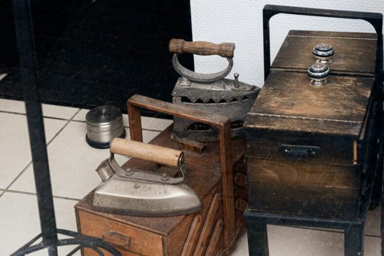 clothes iron