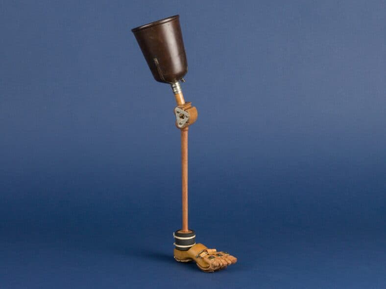 prosthetic leg