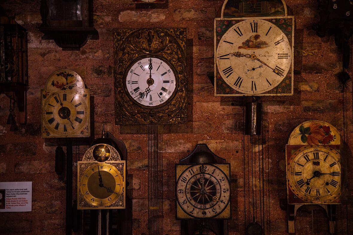 antique clocks guide for collectors: understanding the value