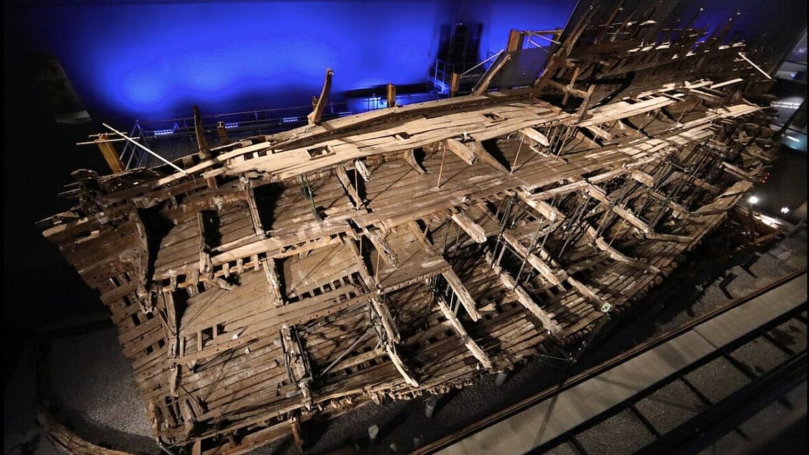 Tiny Dice Hidden on the Mary Rose