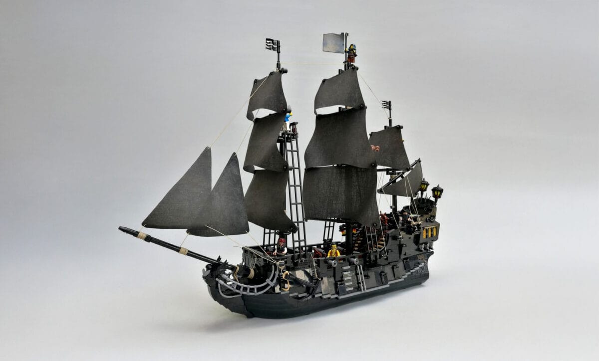 lego black pearl set