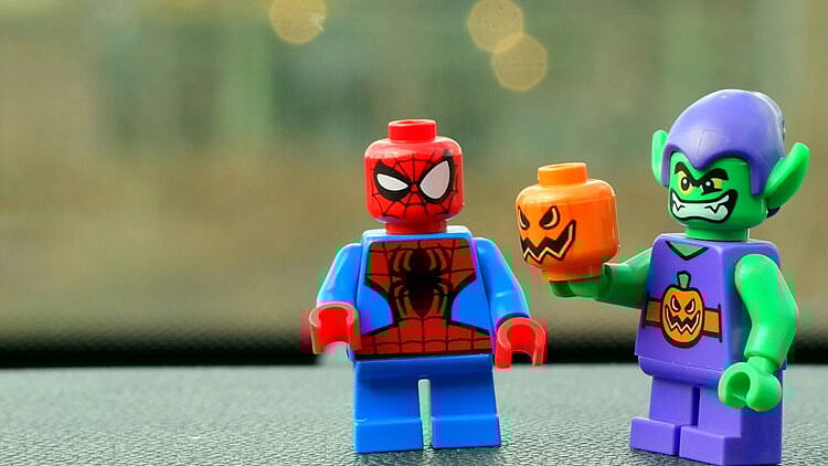 5 LEGO Figures Worth Thousands Of Dollars (including C3PO)