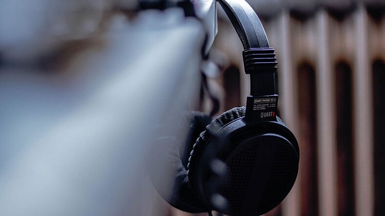 5 Best Noise-Canceling Headphones For Under $100