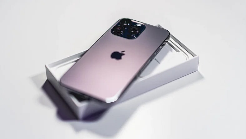 15 Best iPhone 14 Pro Max Accessories