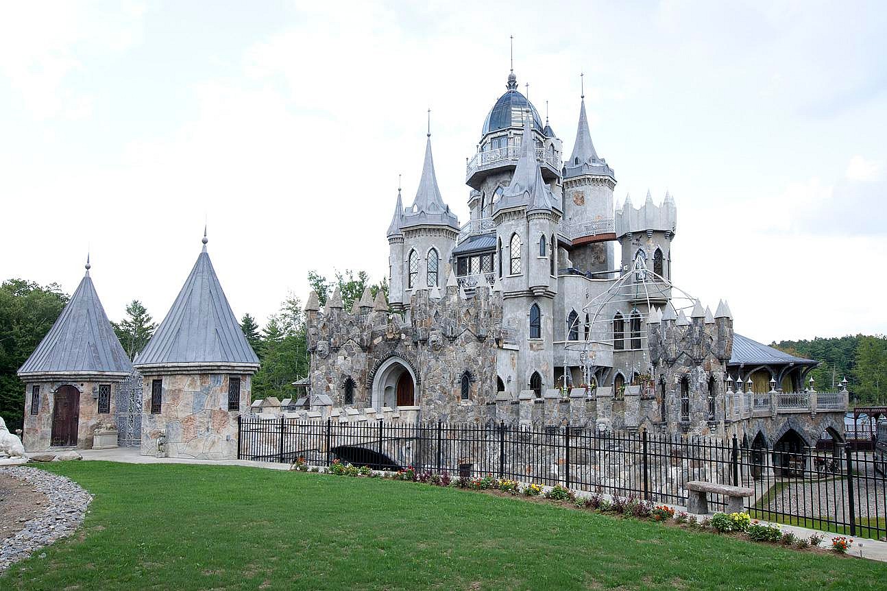 weirdest houses in the world