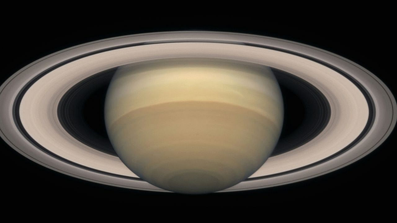 Saturn, Unsplash