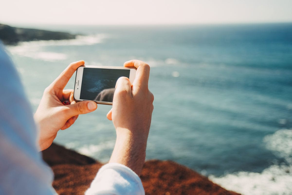 Why And How Phones Are Designed To Be Addictive