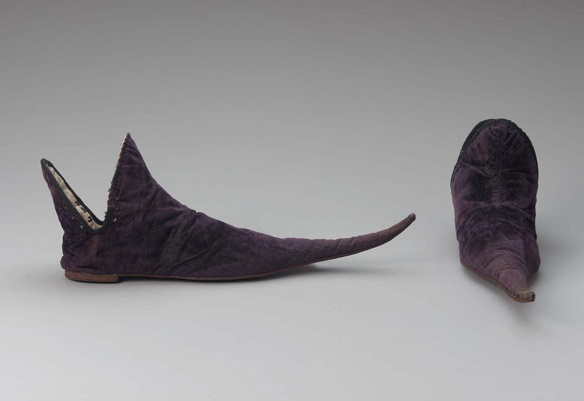 fashion trends in history / crakow shoes