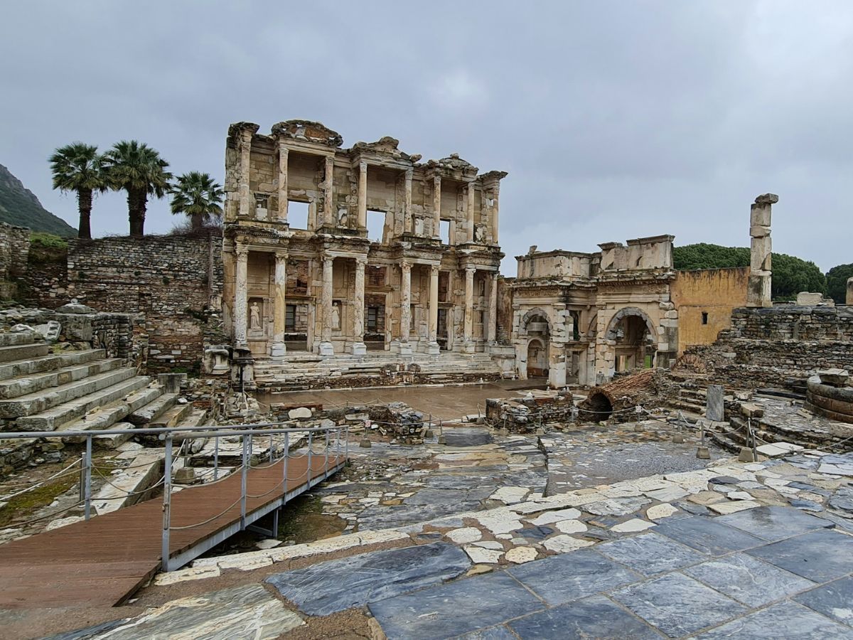 Lost Cities Unsplash