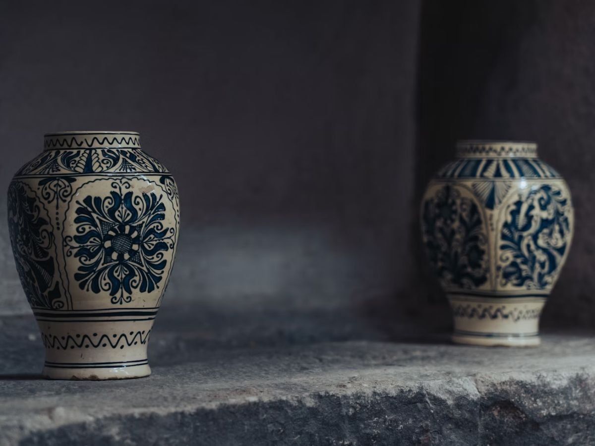 Ceramic Vases on the market Unsplash
