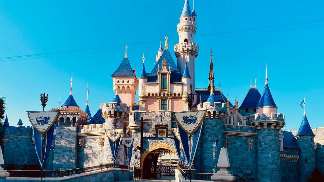 Disney Land Super Bowl Facts, Unsplash