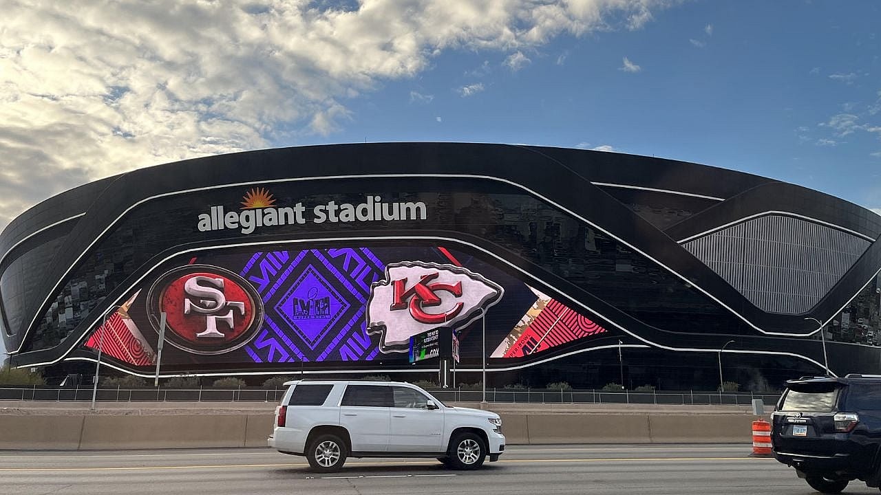 Breaking Records Super Bowl Facts, Wiki Commons