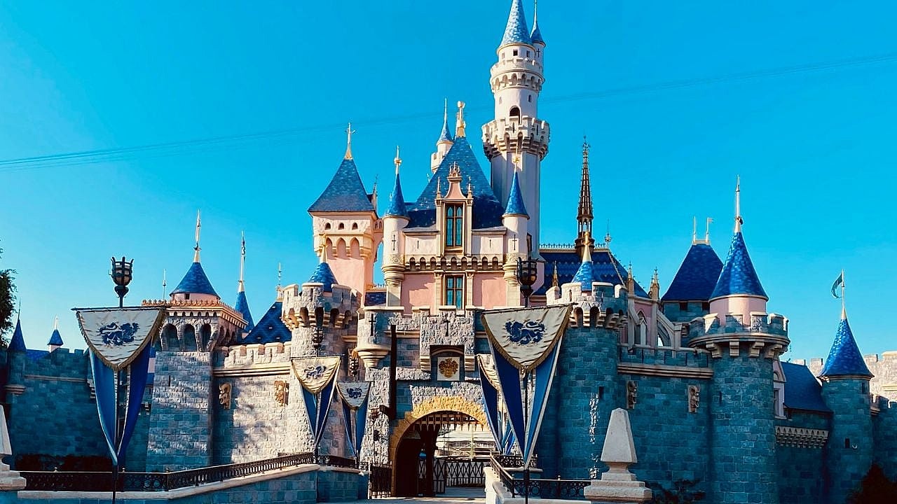 Disney Land Super Bowl Facts, Unsplash