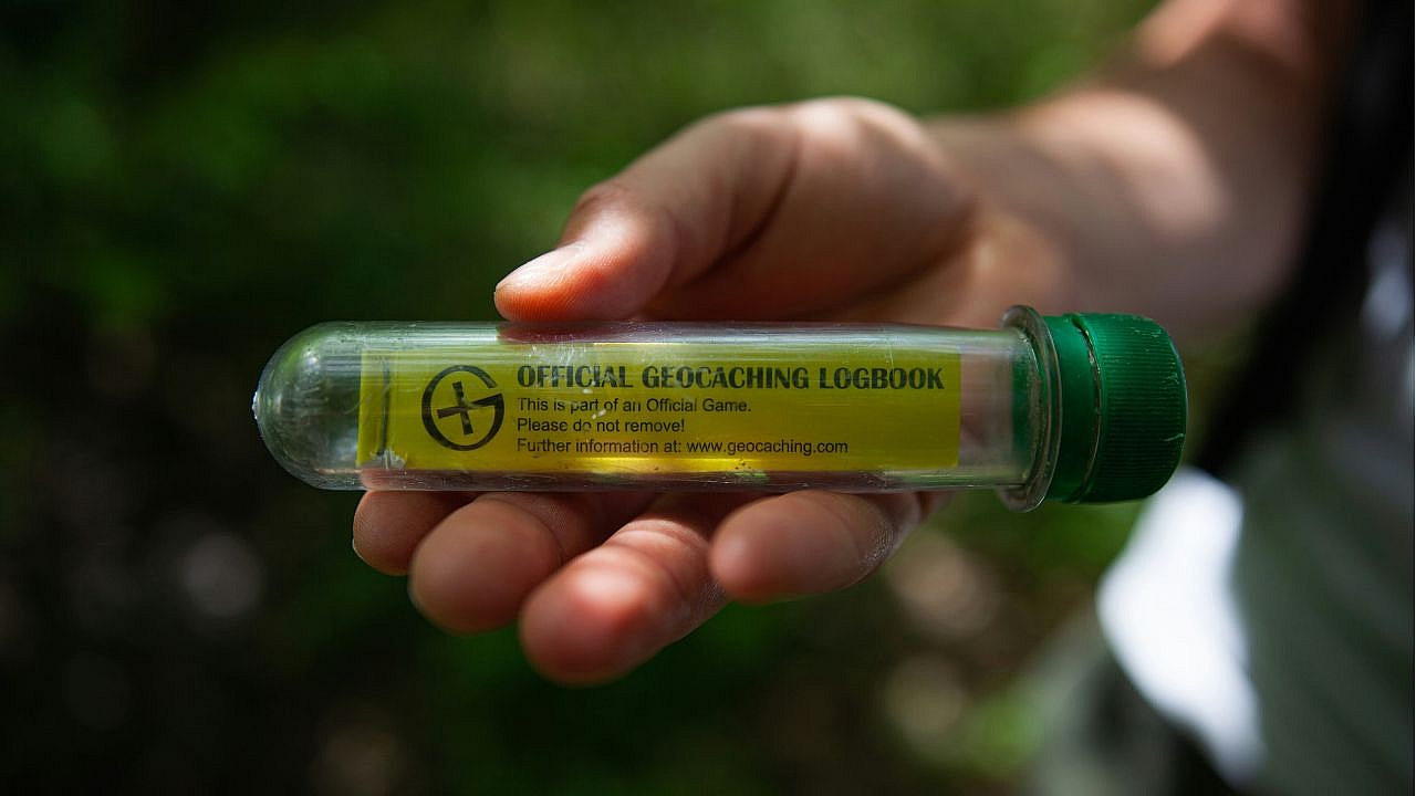 Geocaching Resolutions, Unsplash