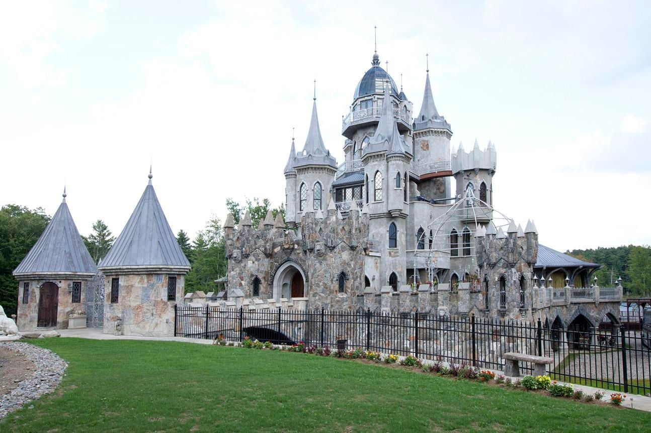weirdest houses in the world