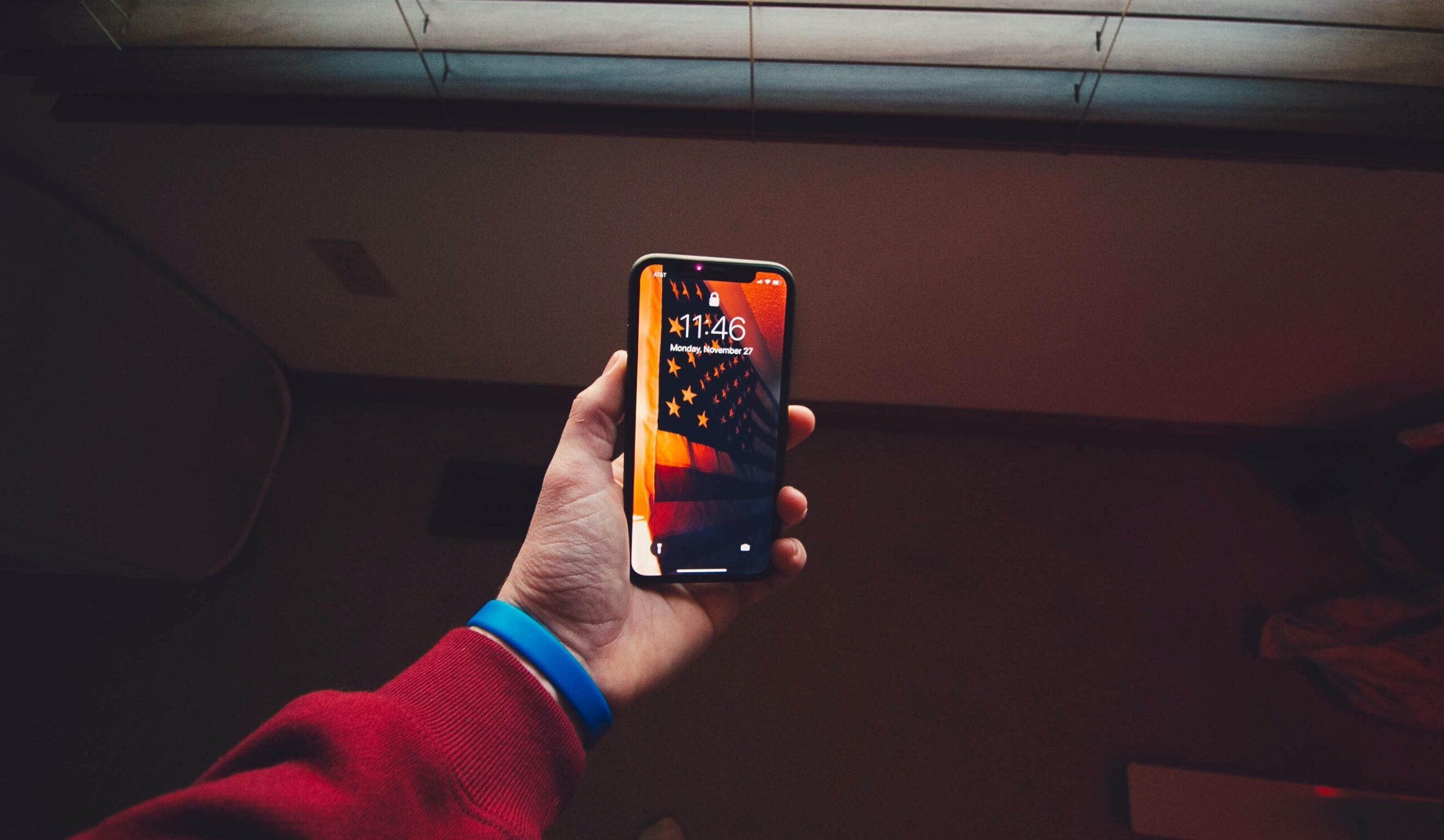 how to see hidden files on iPhone and Android