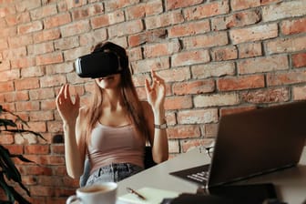 Virtual Reality Headset