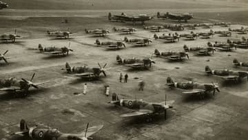 world war 2 planes lined up / forgotten world war 2 missions