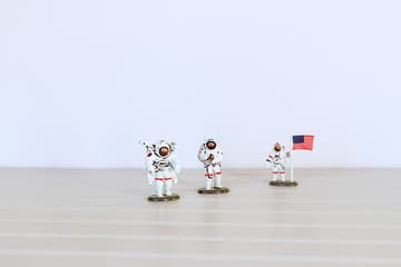 astronaut figurines / 1960s space race toys