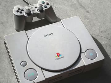 Old PlayStation Games, Unsplash