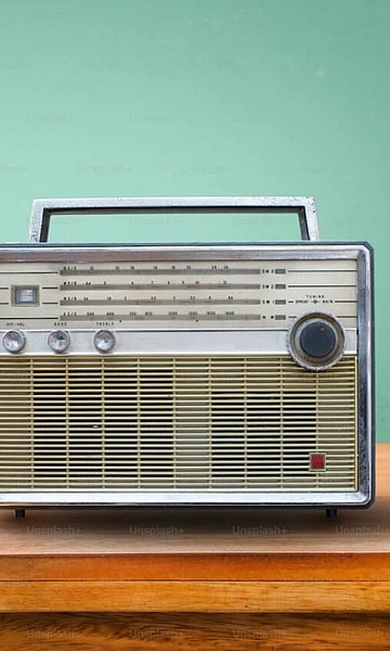 5 Vintage Collectible Radios