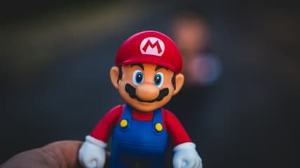 mario figurine / super mario bros.