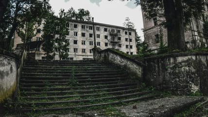abandoned buildings / ghost towns