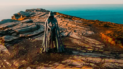 king arthur statue / historical figures
