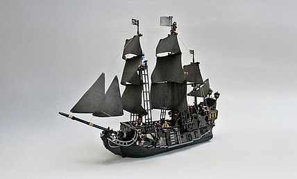 lego black pearl set