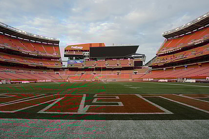 cleveland browns stadium / nfl trading card