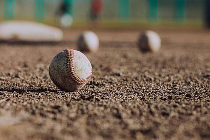 how to tell if a baseball card is worth money