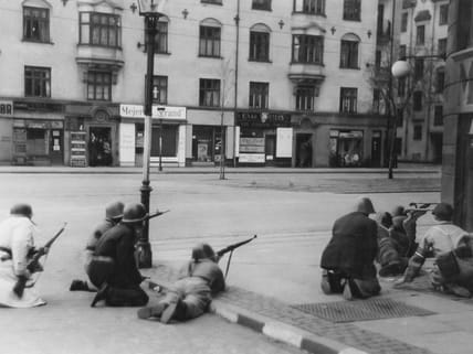 World War II Artifacts, Freedom fighters in Copenhagen, Unsplash