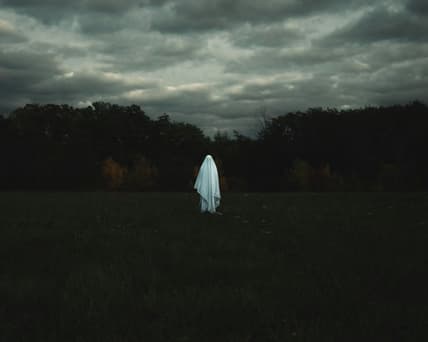 ghost standing alone / famous american ghost stories