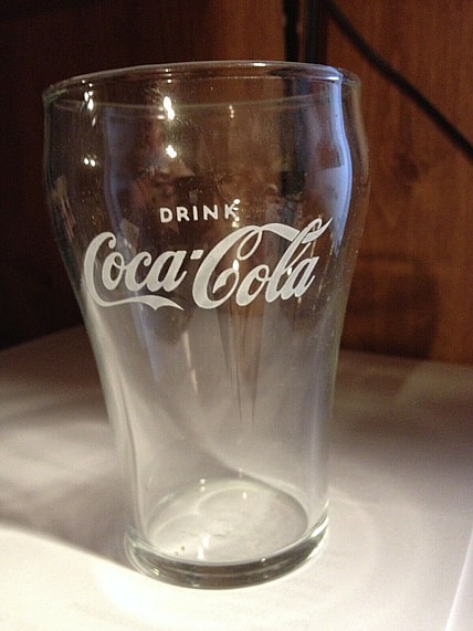 drink coca cola