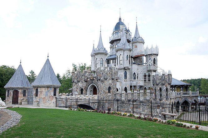weirdest houses in the world