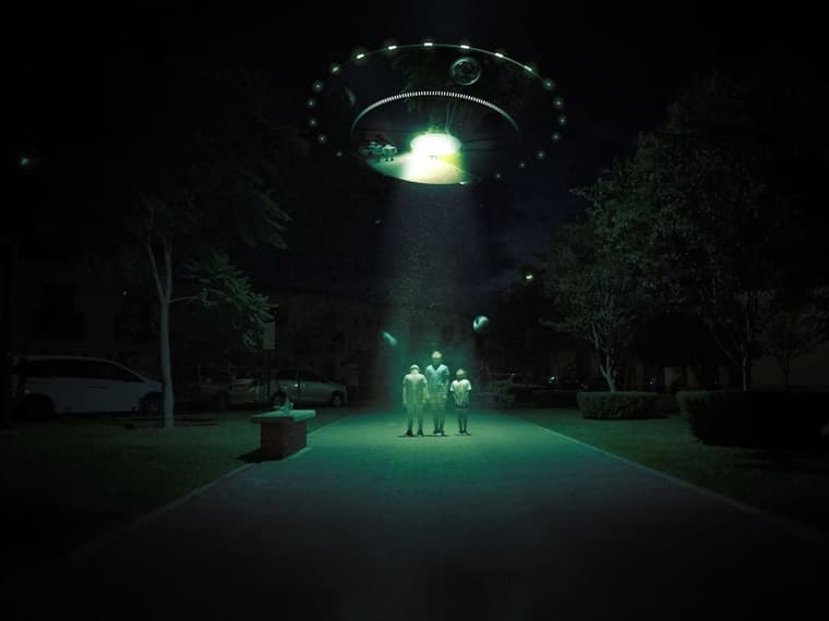 Strange UFO Stories, Unsplash