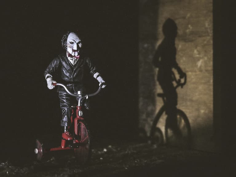 Credit: Unsplash, iconic horror movie props, billy saw