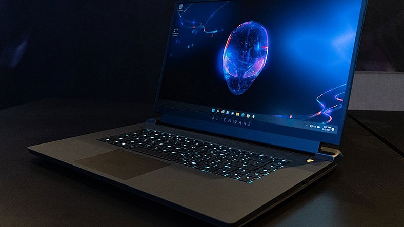 Alienware m15 R7 Gaming Laptop