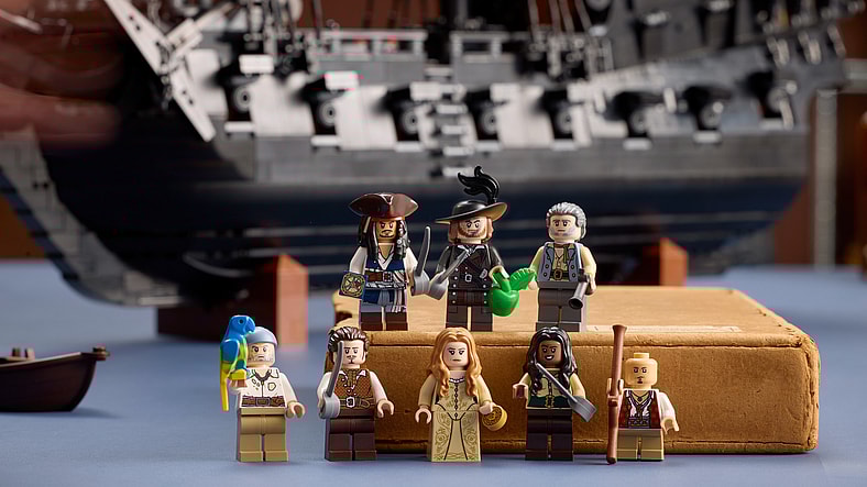 lego black pearl minifigures