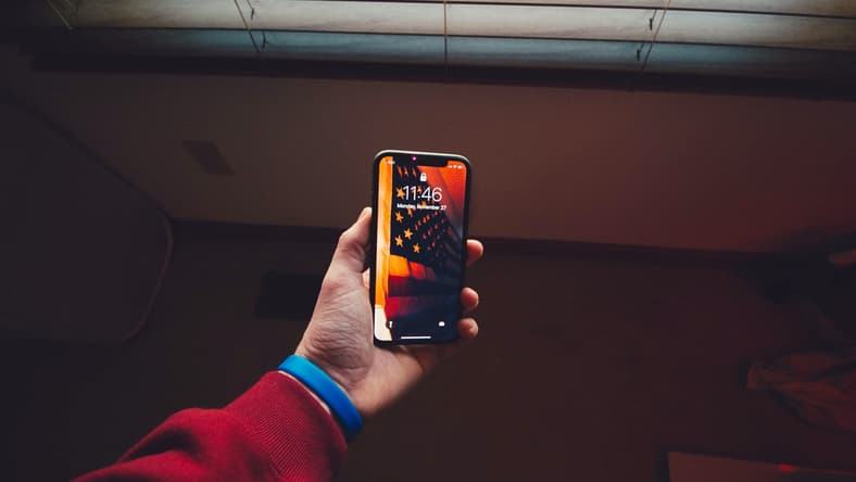 how to see hidden files on iPhone and Android