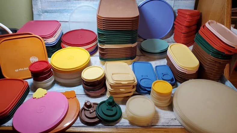 Tupperware / everyday items from the 90s