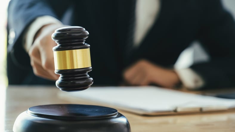 strange laws from around the world / judge with gavel