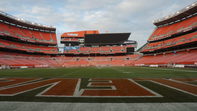 cleveland browns stadium / nfl trading card