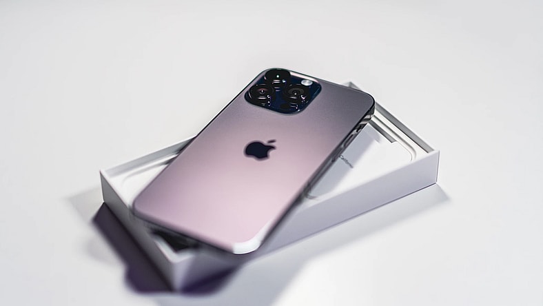 15 Best iPhone 14 Pro Max Accessories
