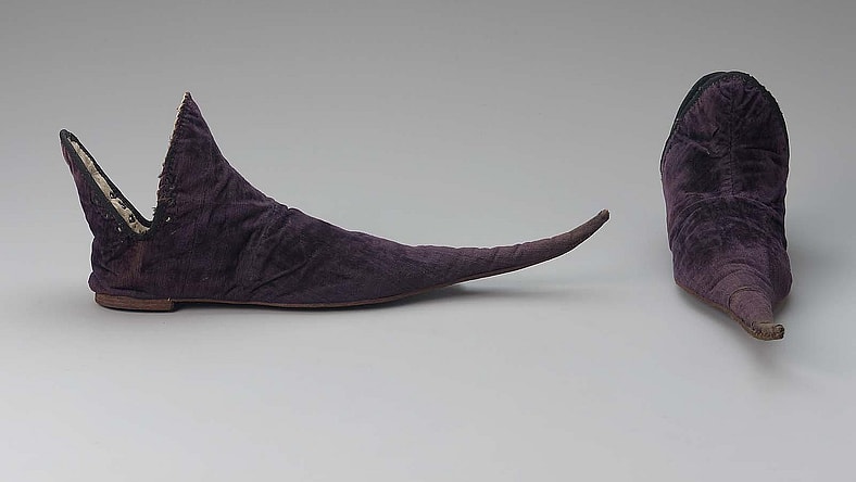 fashion trends in history / crakow shoes