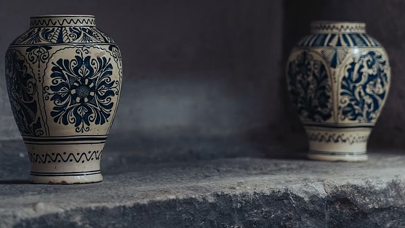 Ceramic Vases on the market Unsplash