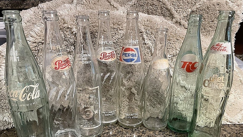 vintage coca cola and pepsi glass bottles / morphy auctions